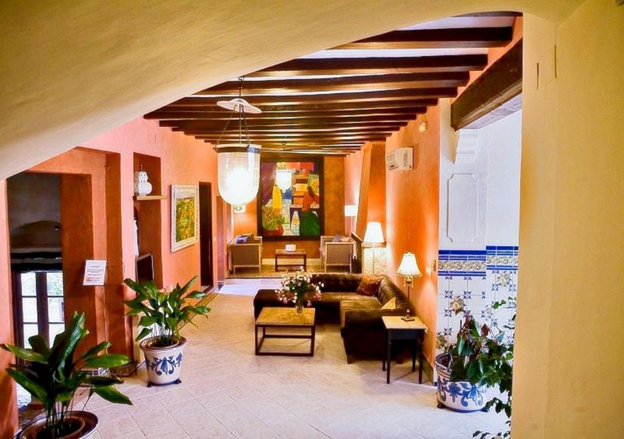 El Capricho Beniali Hotel